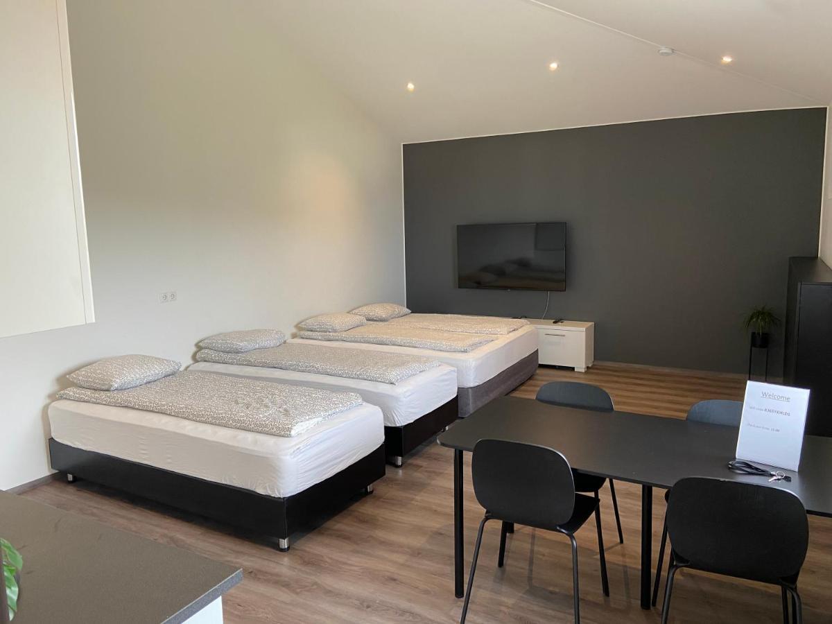 4 Person Room With Private Entrance And Bathroom Keflavík Buitenkant foto